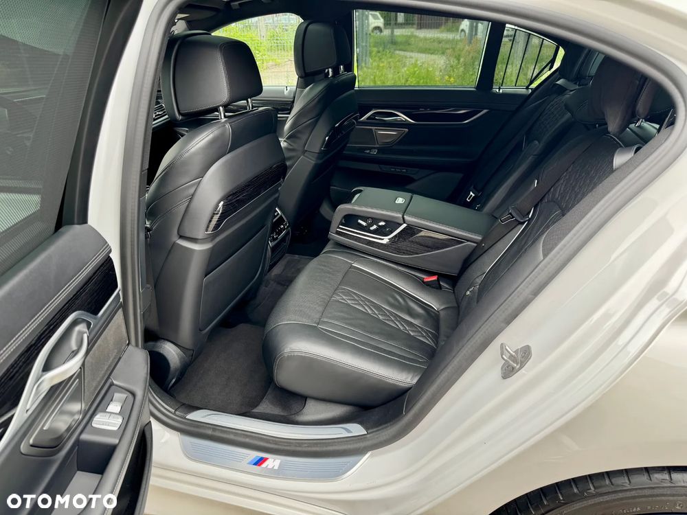 BMW Seria 7 730d xDrive mHEV sport - 27