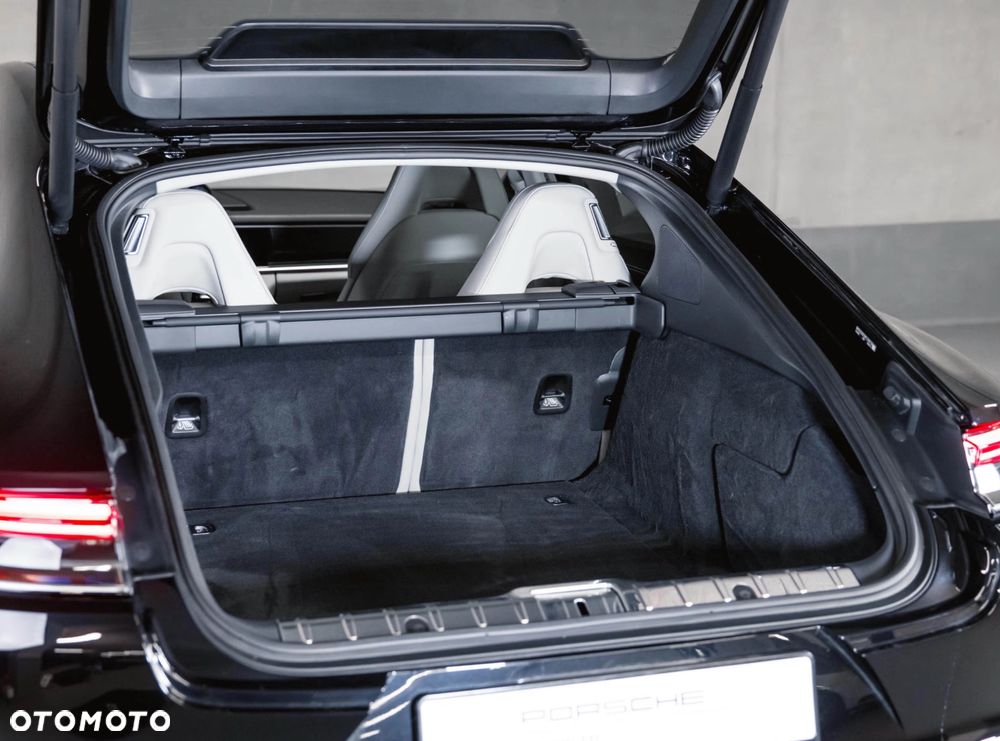 Porsche Panamera 4 E-Hybrid - 26