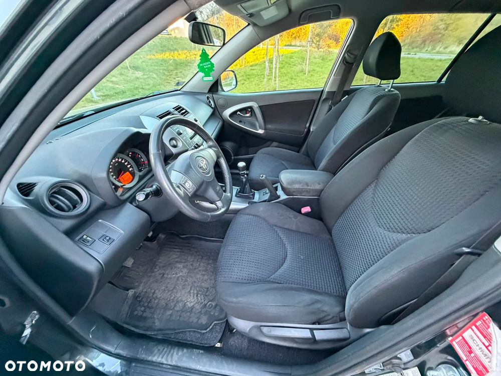 Toyota RAV4 - 18