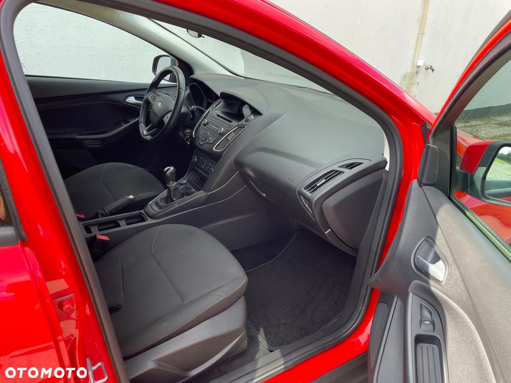 Ford Focus Turnier 1.6 Ti-VCT Champions Edition - 20