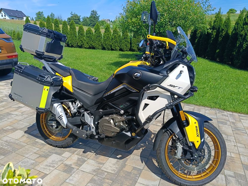 QJmotor SVT 650X