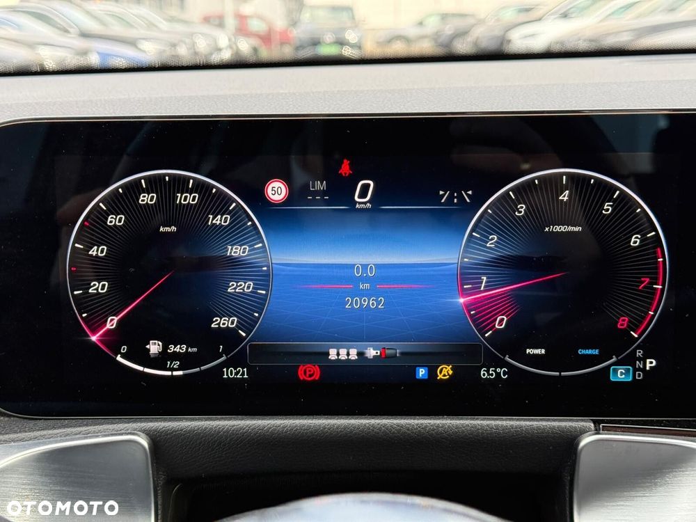 Mercedes-Benz GLB - 32