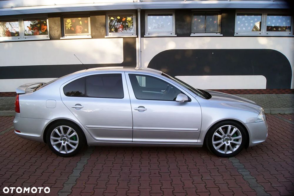 Skoda Octavia 2.0 TFSI RS - 11