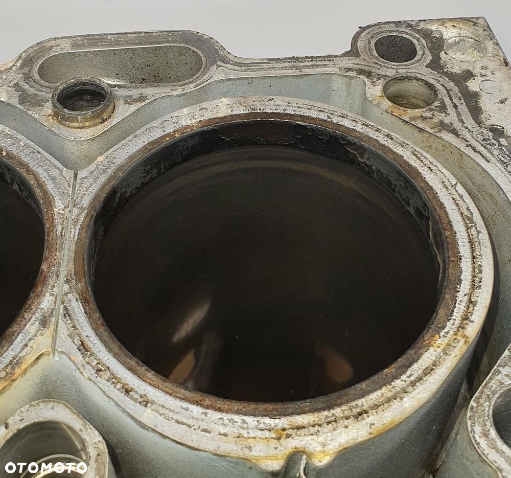 BLOK SILNIKA VOLVO XC90 XC70 V70 S80 XC60 2.4 D5 30677367 - 12