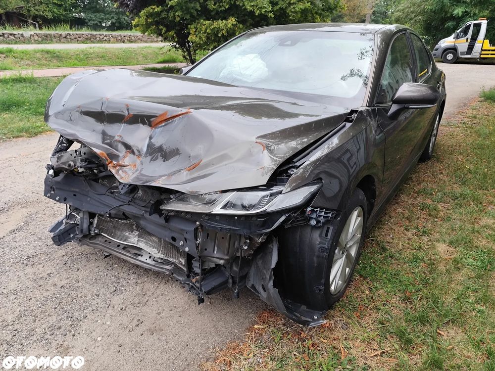 Toyota Camry 2.5 Hybrid Comfort CVT - 3