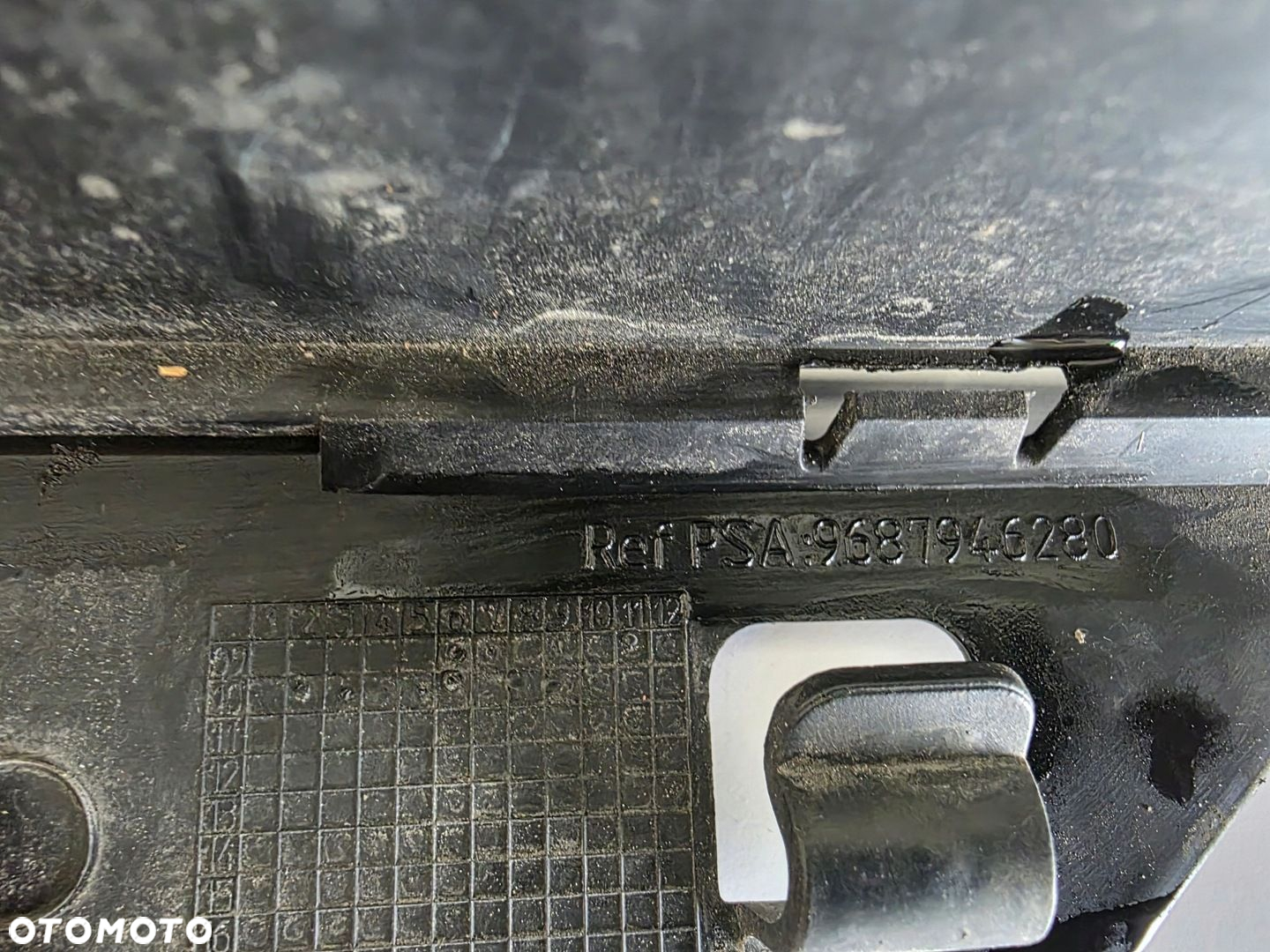 Grill atrapa zderzaka przód CITROEN C4 II 10- - 12