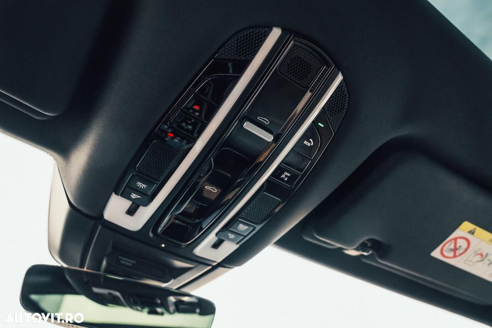 Porsche Cayenne - 22