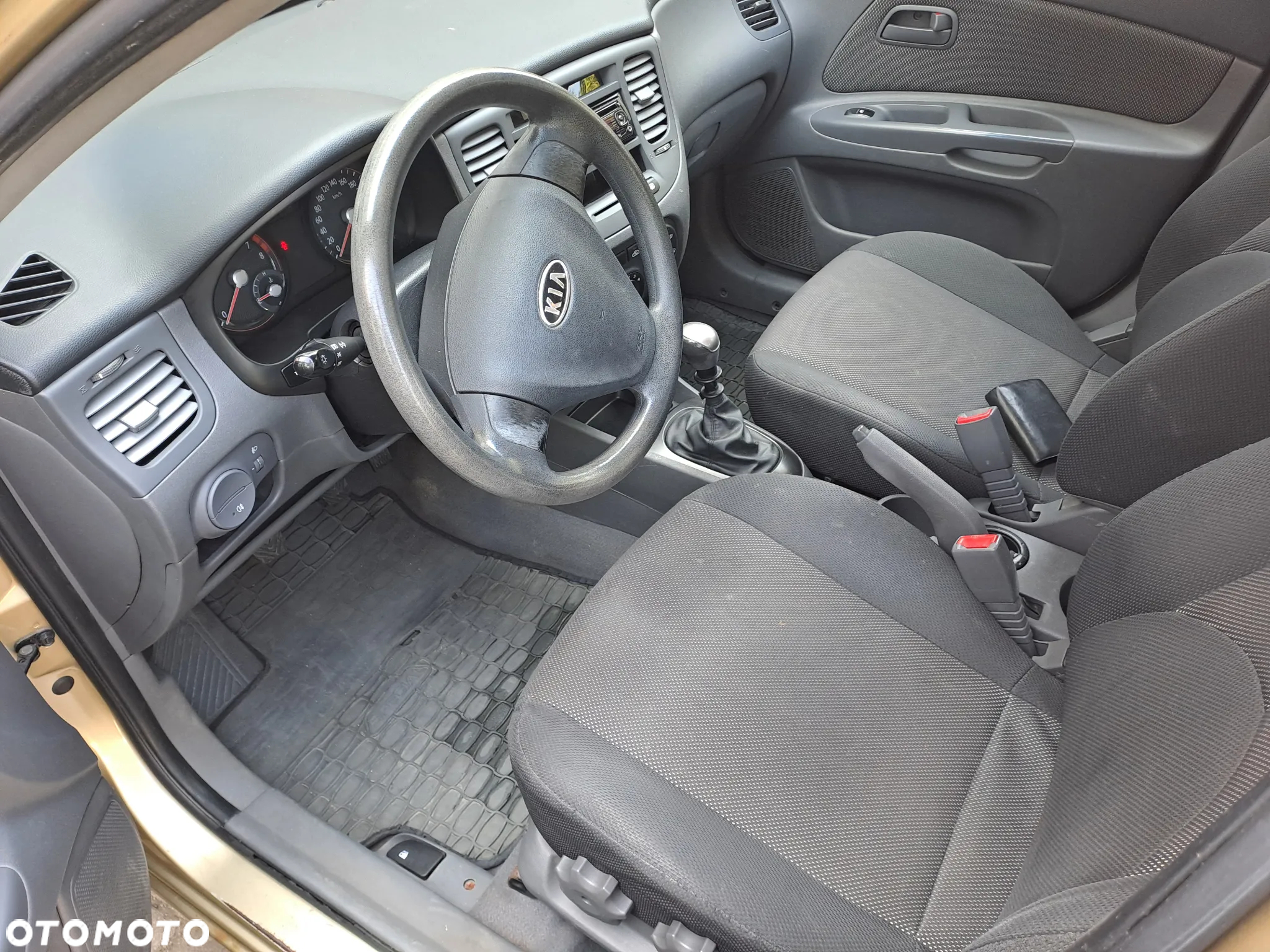 Kia Rio - 6