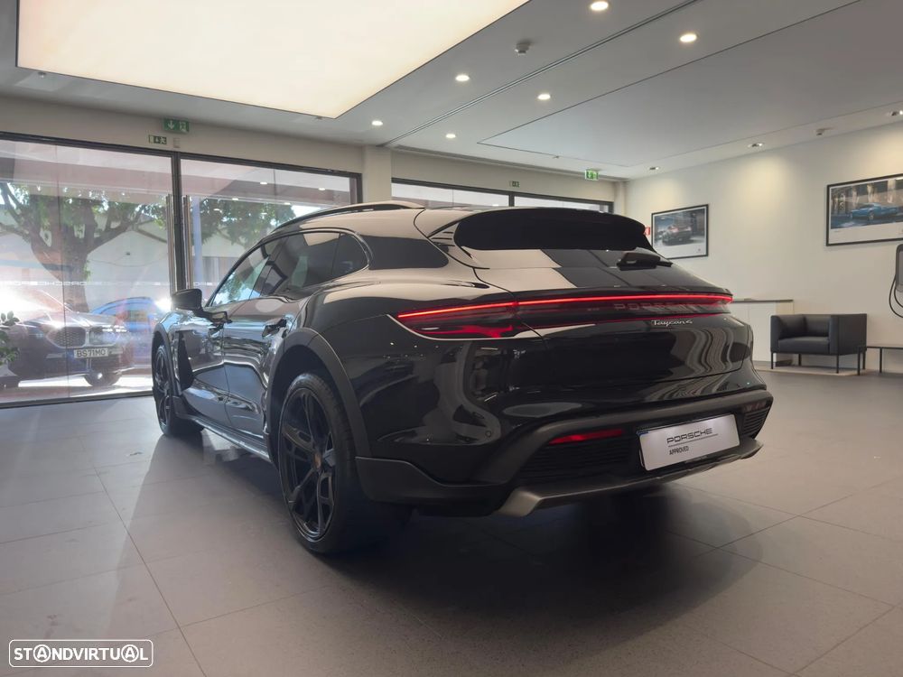 Porsche Taycan Cross Turismo 4 - 3