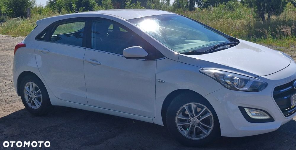 Hyundai i30 blue 1.6 CRDi Trend - 4