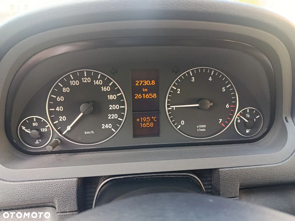 Mercedes-Benz Klasa A 150 Avantgarde Edition 10 - 13