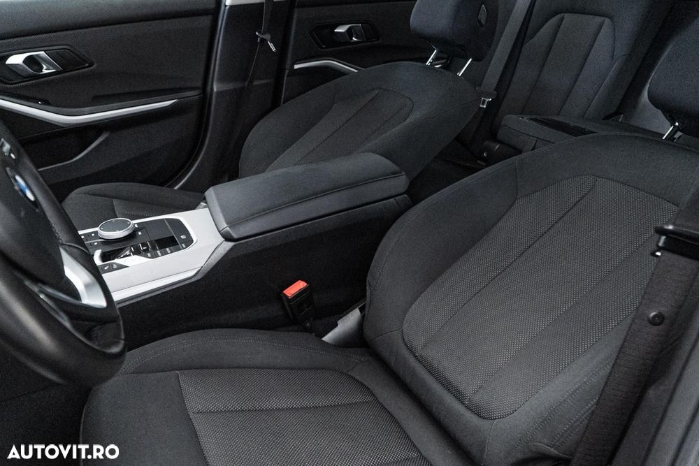 BMW Seria 3 318i Aut. - 15