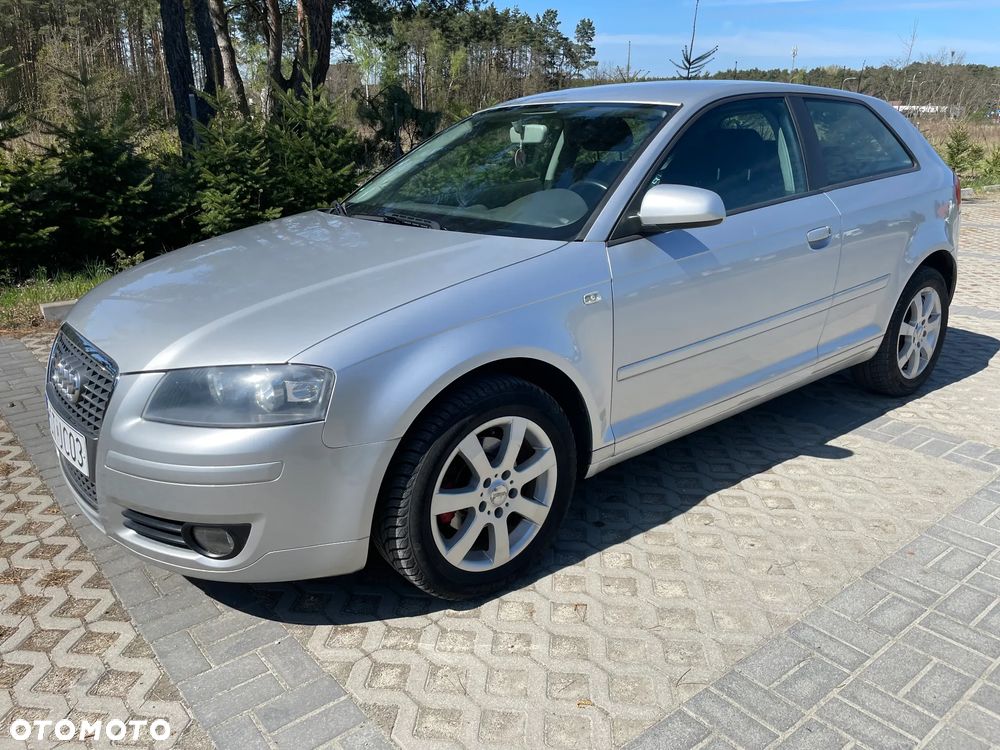 Audi A3 3-drzwiowe 1.6 FSI Attraction - 2