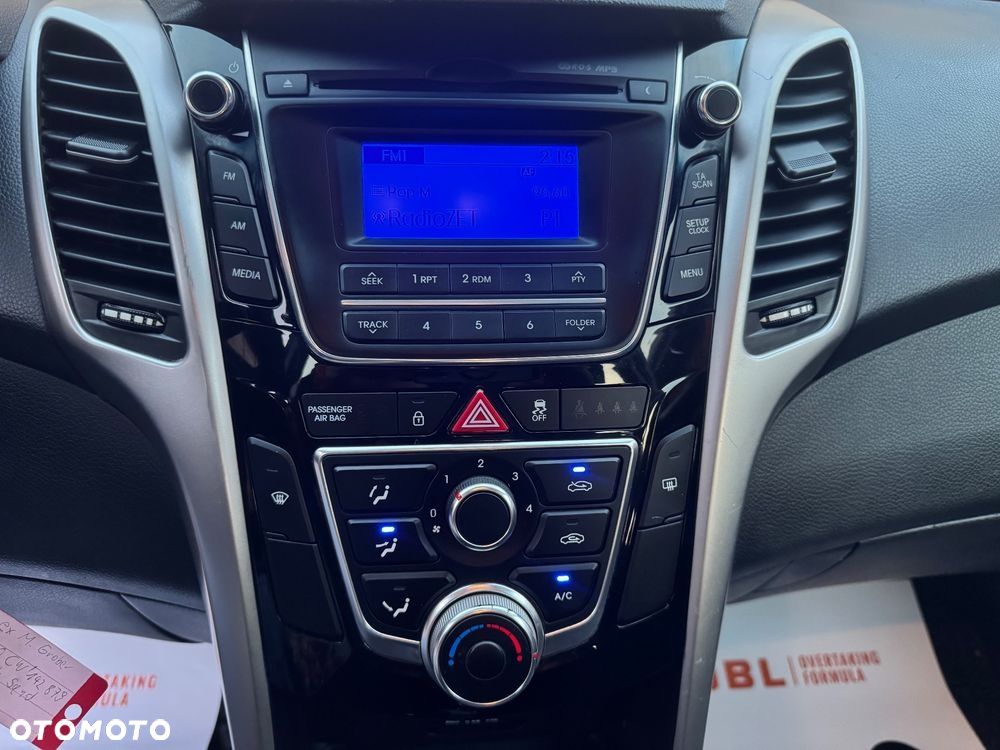 Hyundai i30 blue Kombi 1.4 Classic - 27