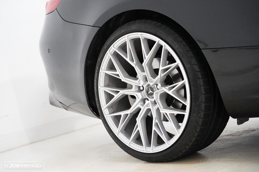 Mercedes-Benz E 220 d AMG Line - 25