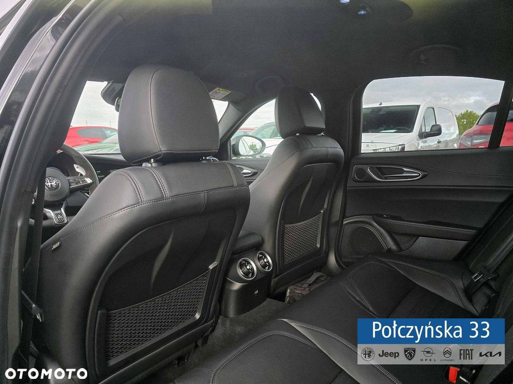 Alfa Romeo Giulia - 18