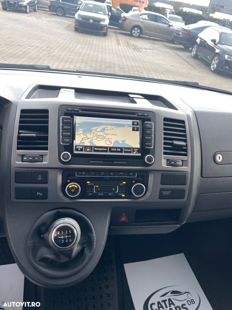 Volkswagen Caravelle - 34