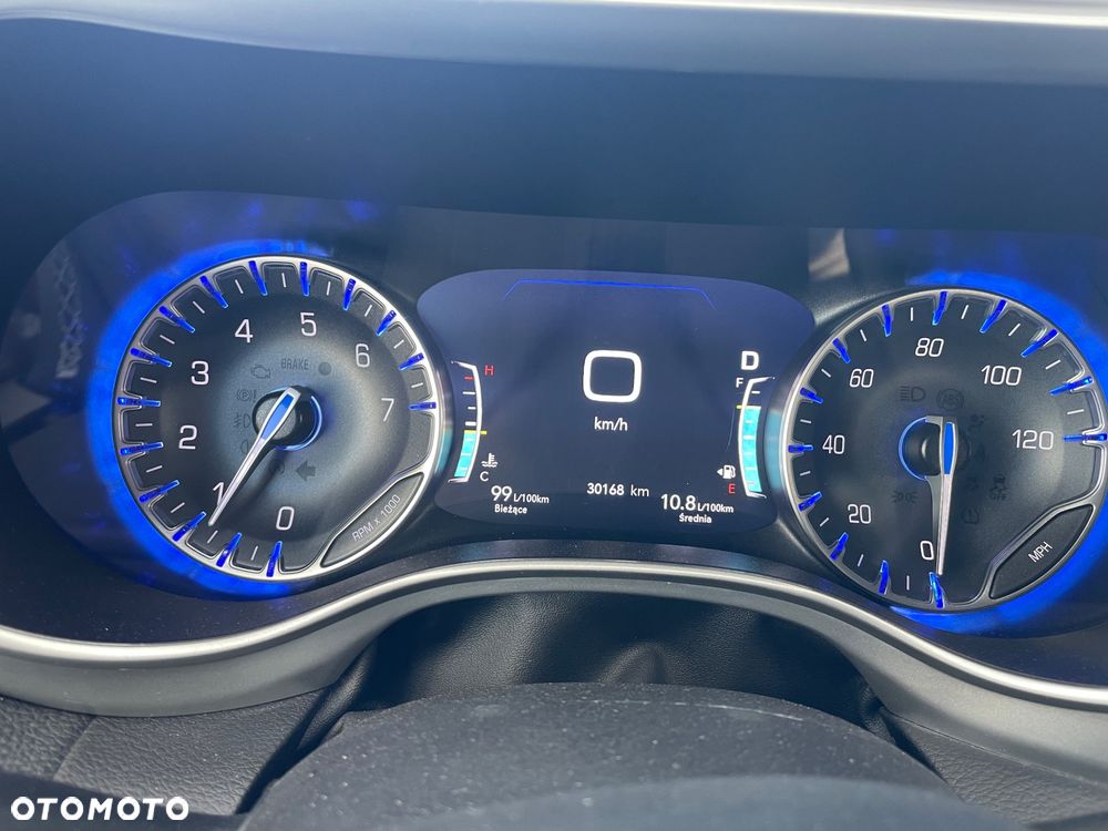 Chrysler Pacifica - 28