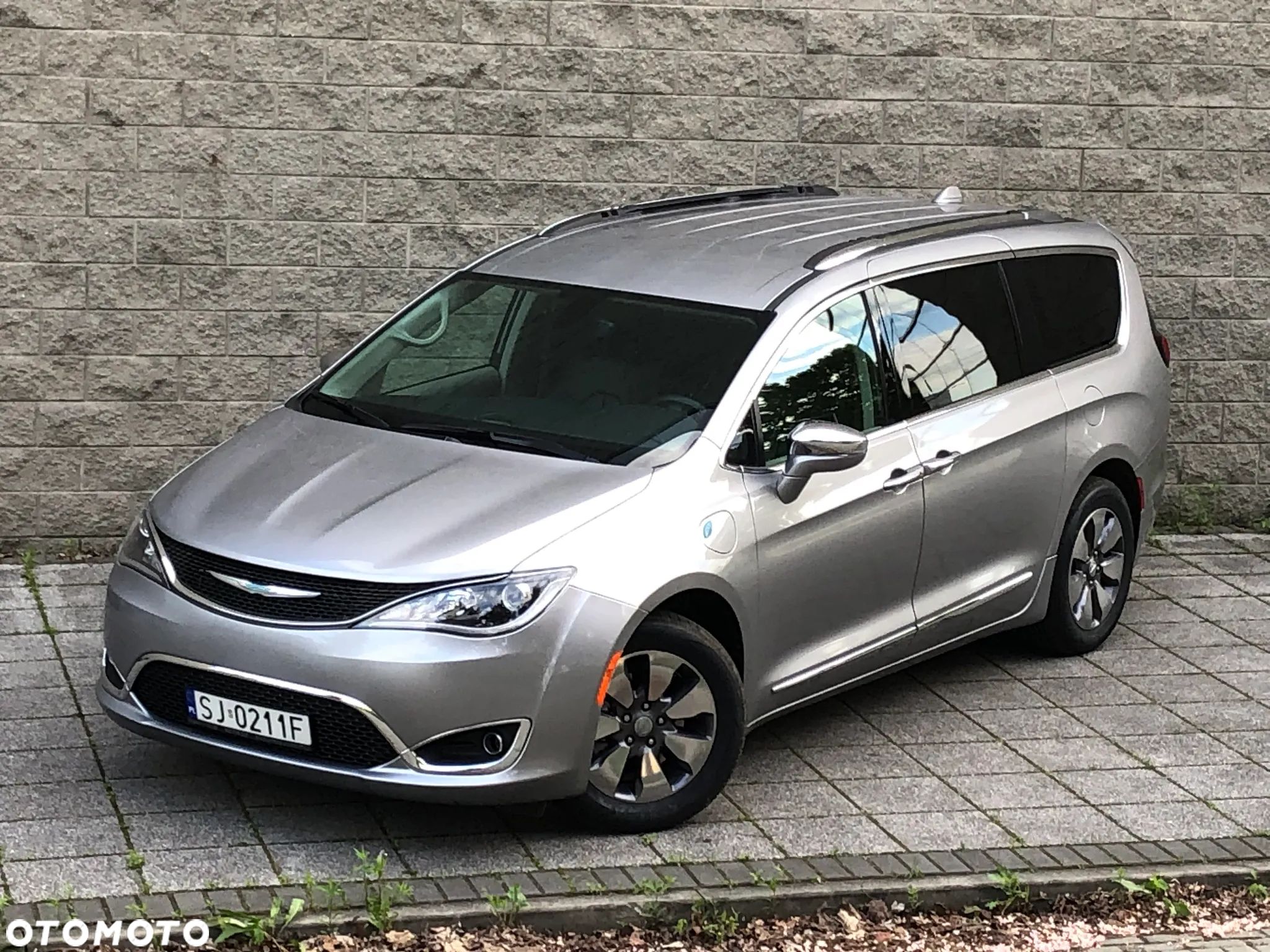 Chrysler Pacifica - 1