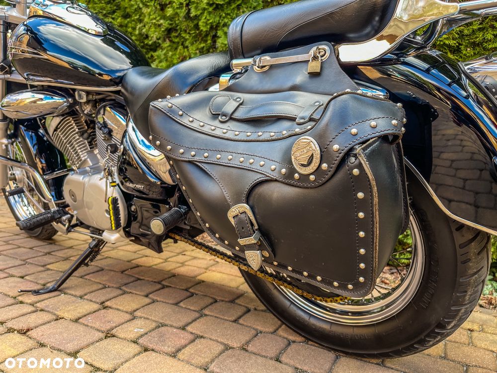 Suzuki Intruder - 7