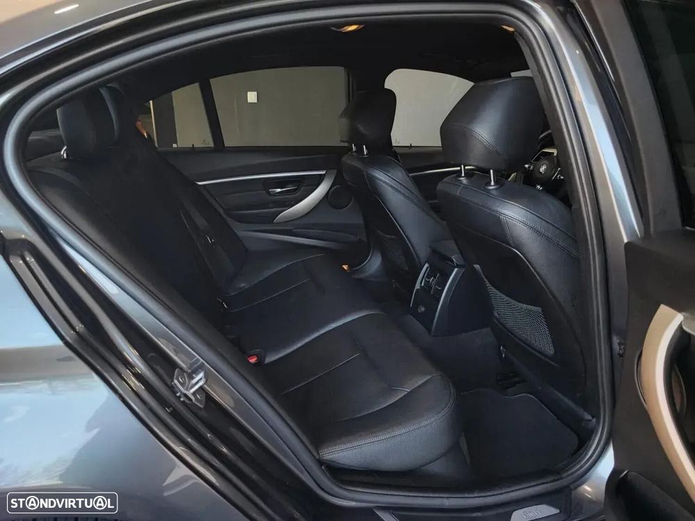 BMW 320 d Auto Pack M - 42