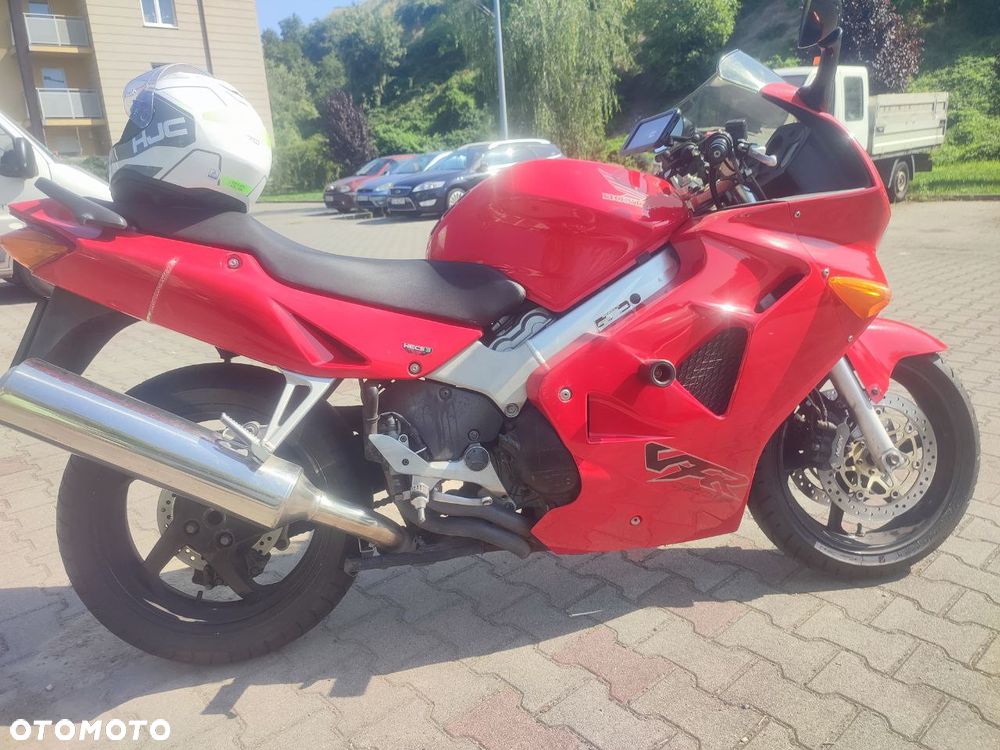Honda VFR - 4