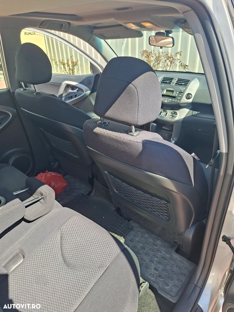 Toyota RAV4 2.0 Executive - 8