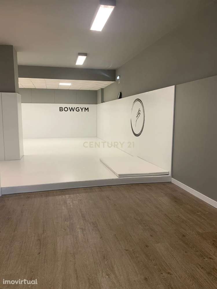 Oportunidade de Investimento: Loja Espaçosa e com Rentabilidade em Alg - Grande imagem: 5/34