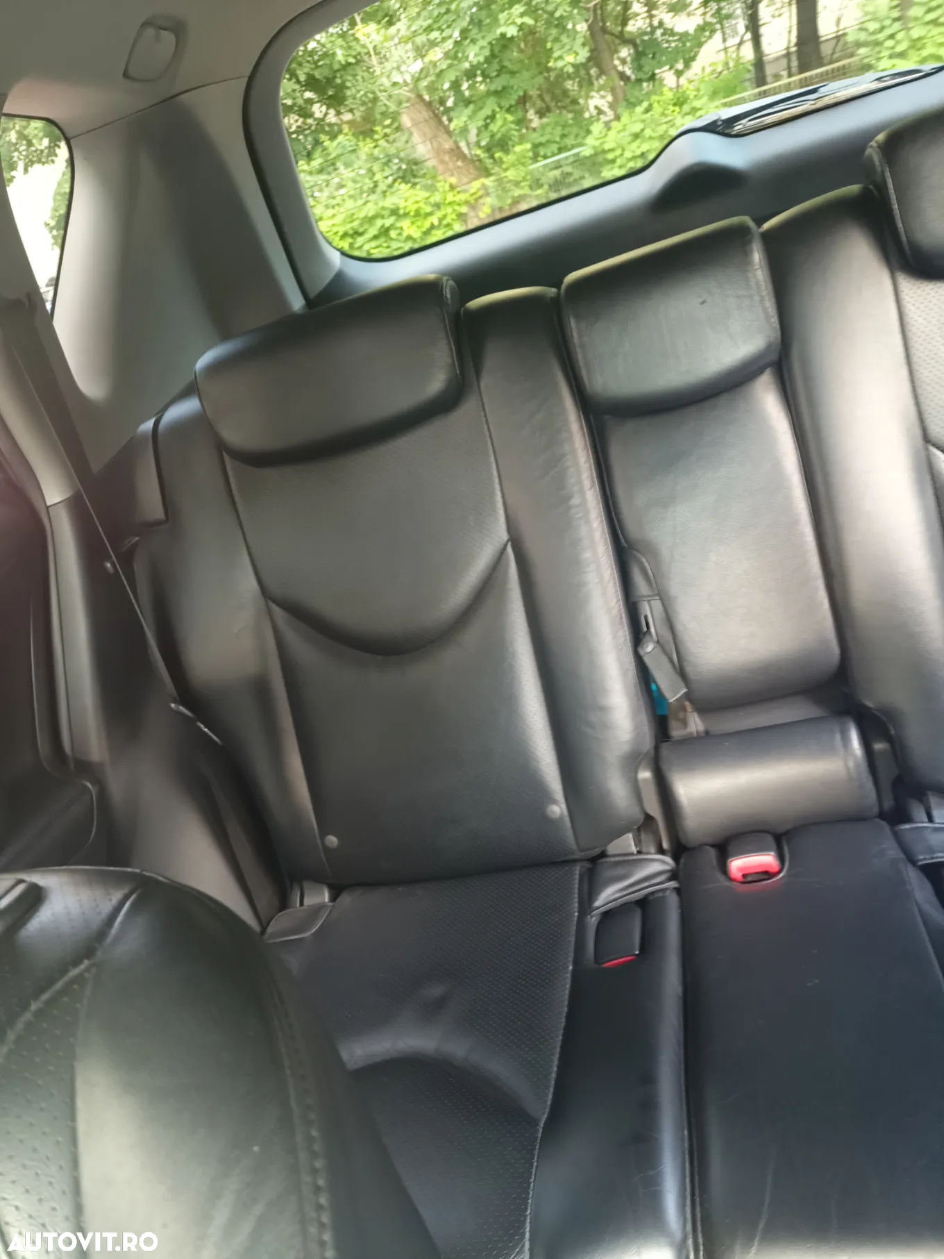 Toyota RAV4 - 8