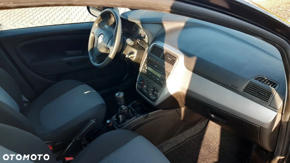 Fiat Punto 1.2 Young - 15