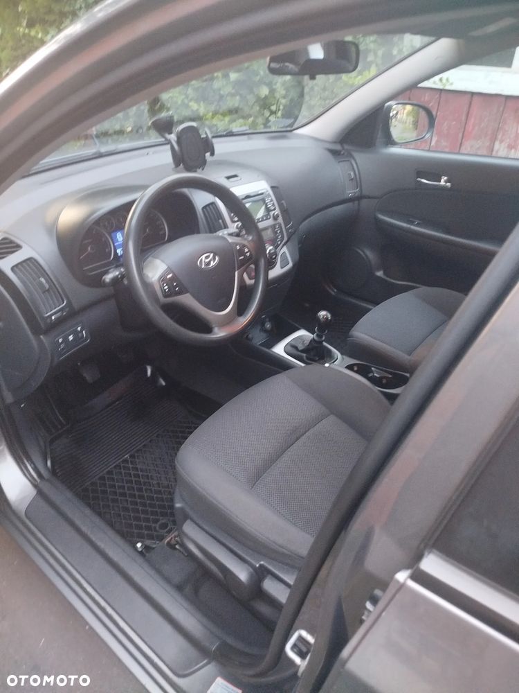 Hyundai i30 1.6 CRDi Base + - 4