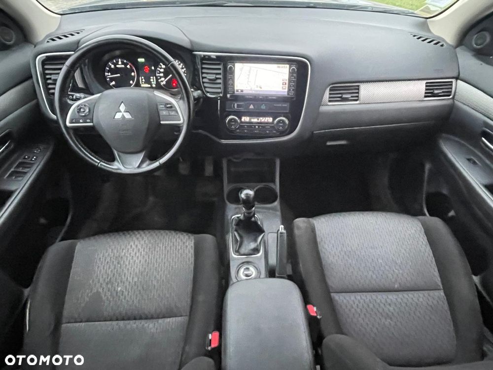 Mitsubishi Outlander 2.2 DI-D 4WD Plus - 10
