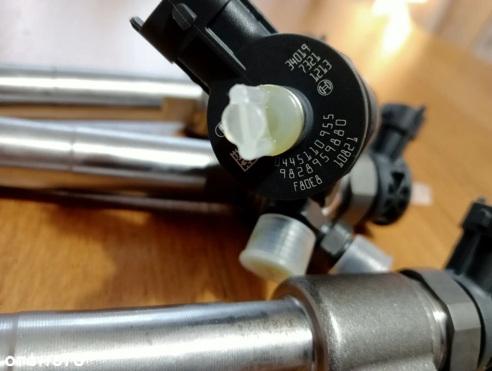 WTRYSK WTRYSKIWACZ BOSCH  0445110955 9828959880 NOWY - 2