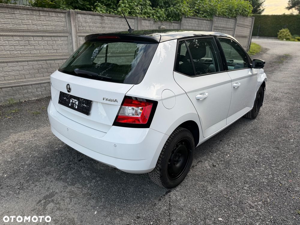 Skoda Fabia 1.0 TSI Style Color - 16