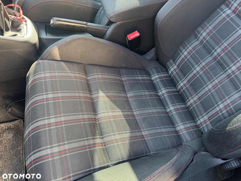 Volkswagen Golf 2.0 GTI - 26