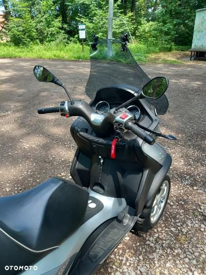 Piaggio MP-3 - 8