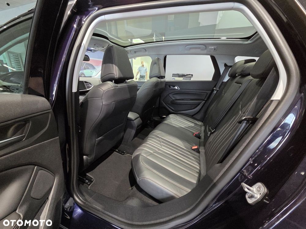 Peugeot 308 1.6 e-HDi Allure S&S - 11
