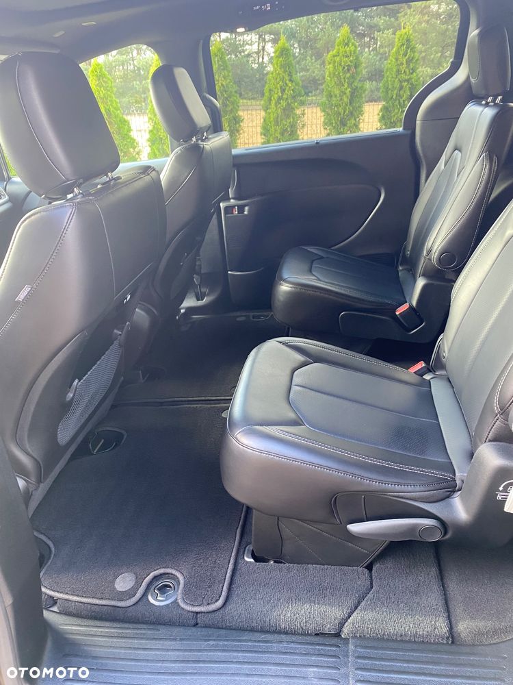 Chrysler Pacifica - 18