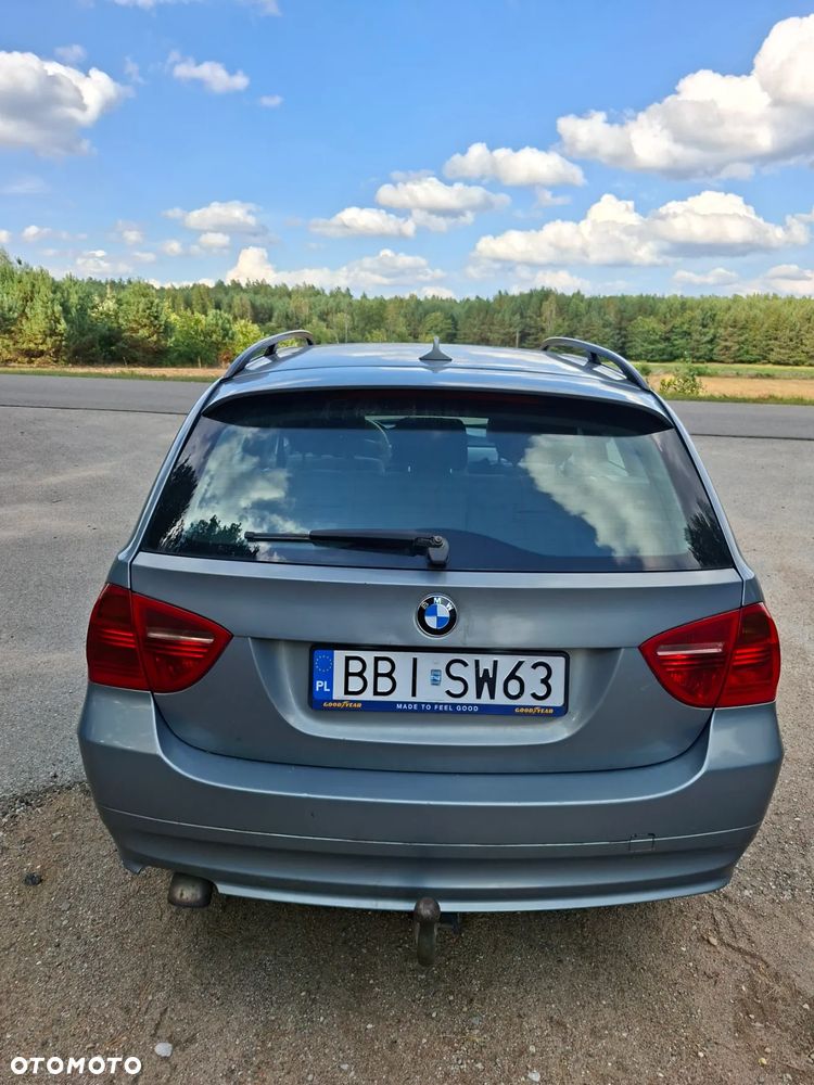 BMW Seria 3 320d Touring - 3