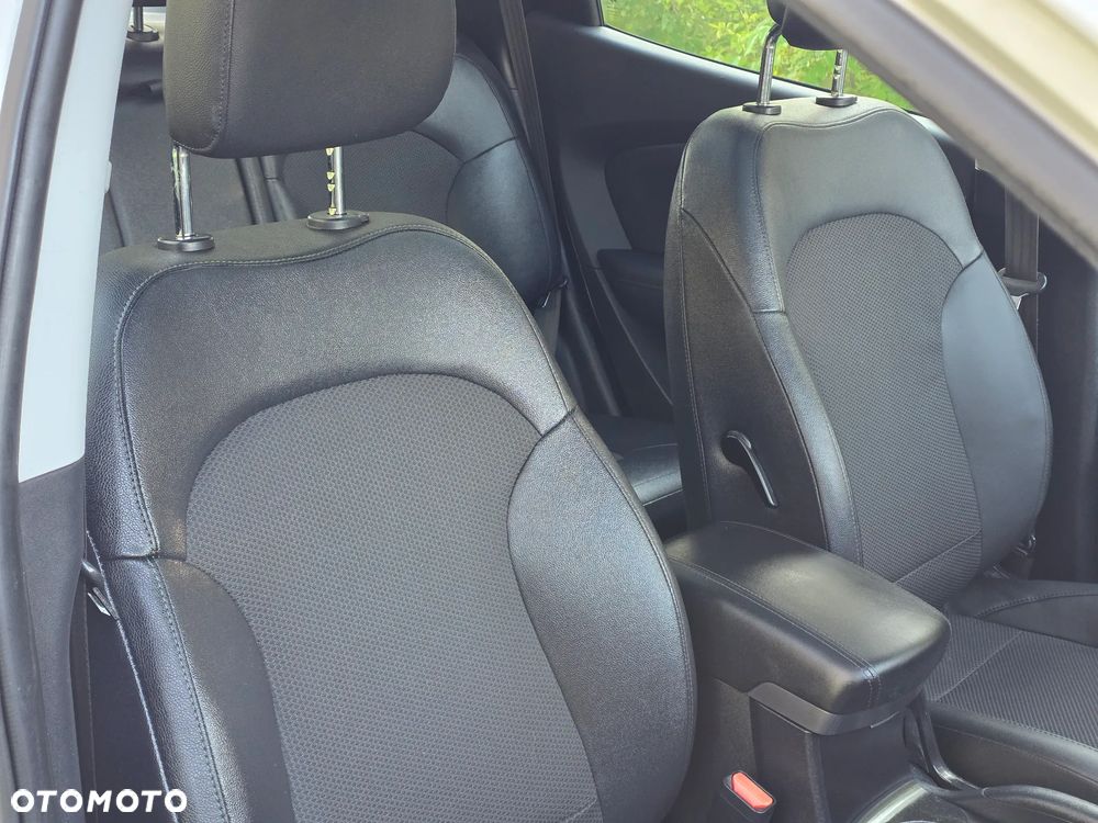 Hyundai ix35 2.0 CRDi 4WD Trend - 10