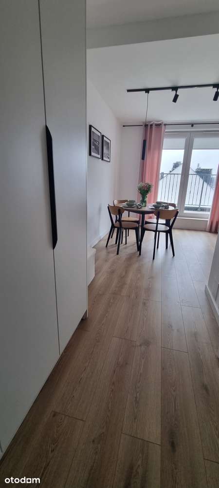 Wynajem słoneczna kawalerka/balkon/winda/m. post. - Pełny obrazek: 4/28