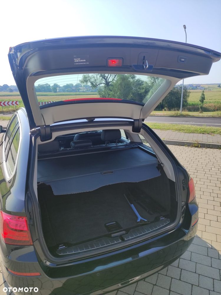 BMW Seria 5 525d xDrive - 10