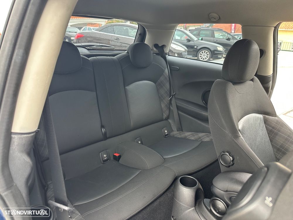 MINI 3 Portas Cooper D - 21