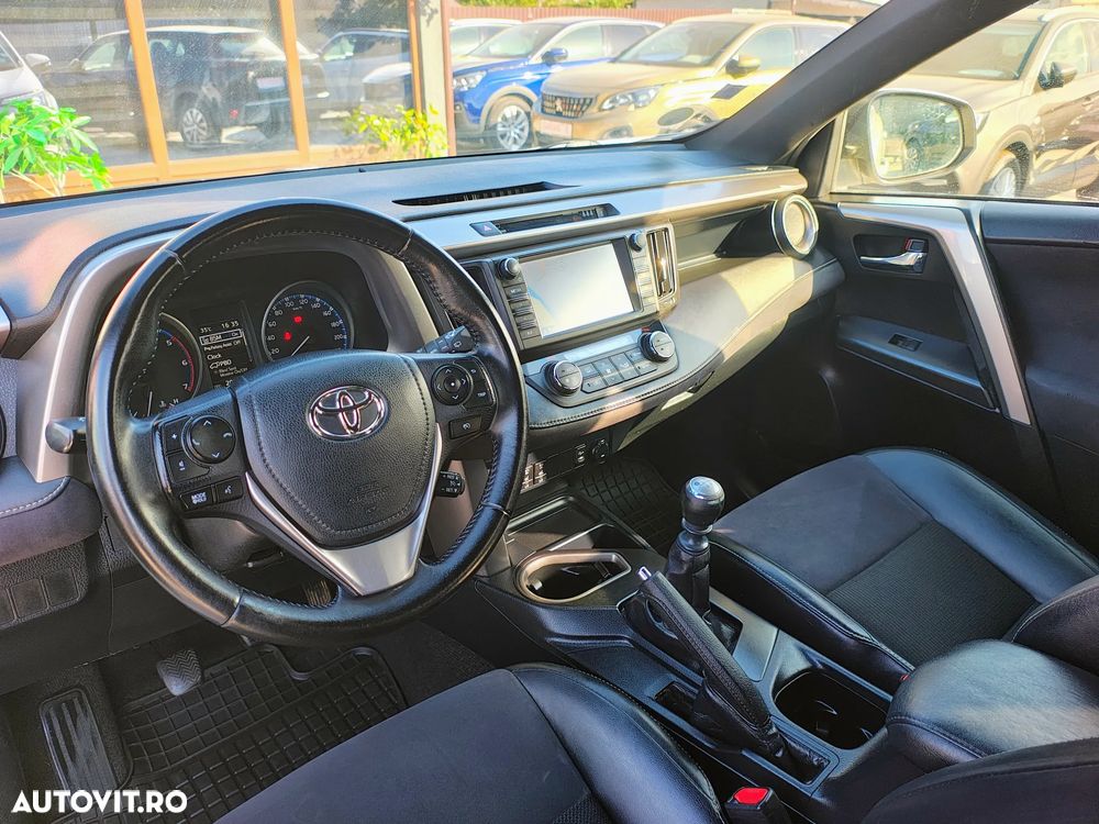 Toyota RAV4 2.0 D-4D 4x2 Start-Stop Executive - 7