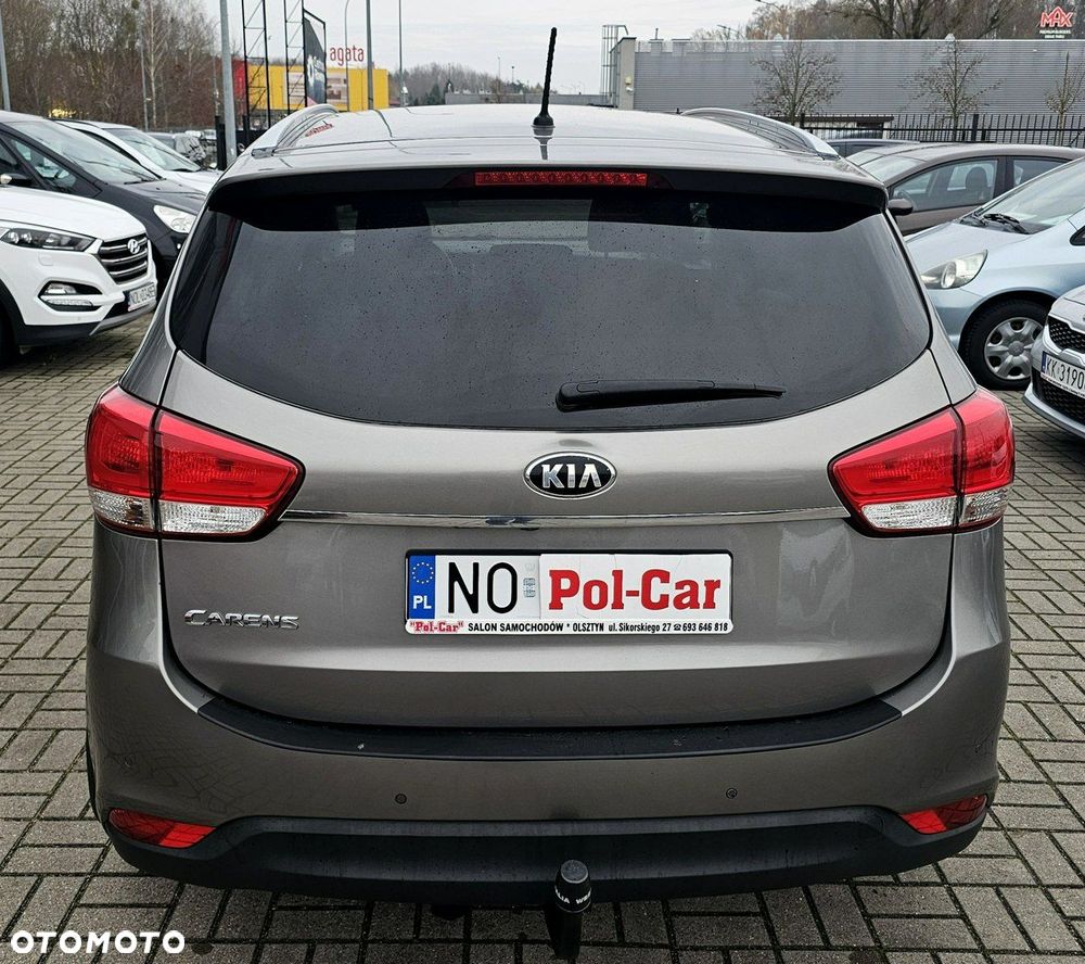 Kia Carens - 8