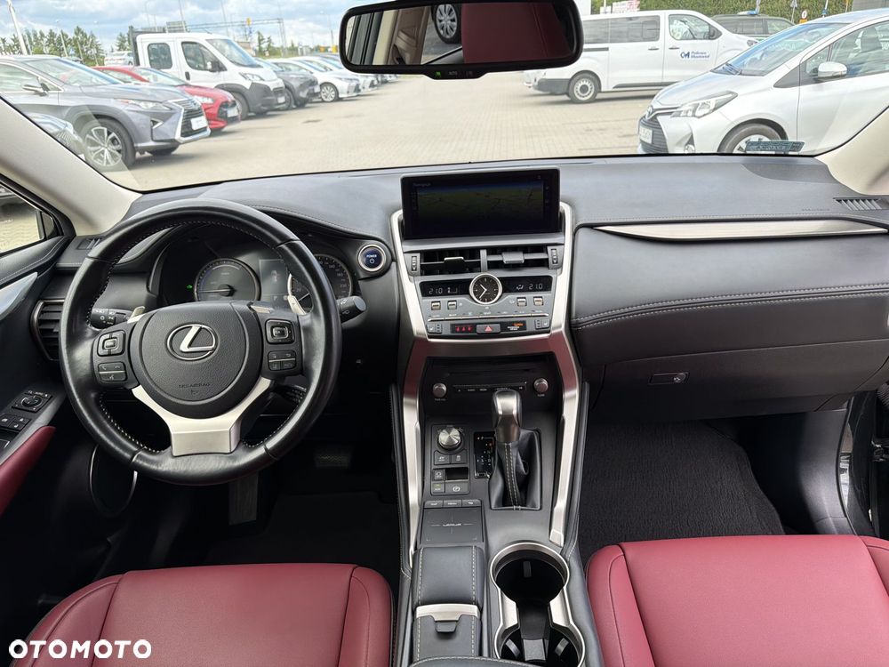 Lexus NX 300h F Impression AWD - 11