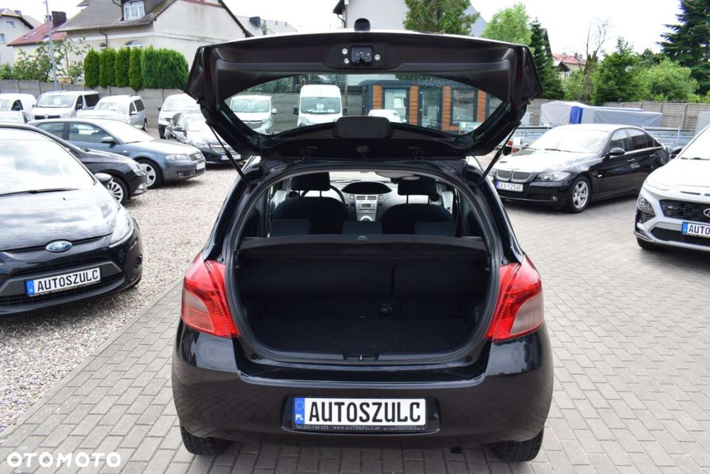 Toyota Yaris - 10