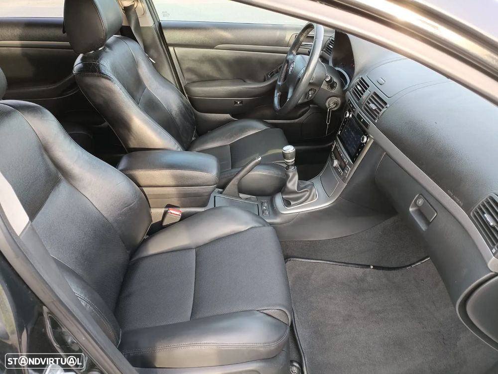 Toyota Avensis SW 2.0 D-4D Sol+GPS - 10
