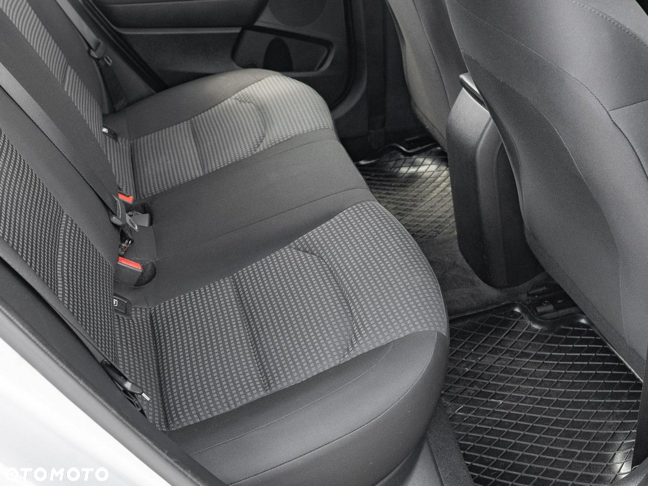 Kia Ceed 1.6 CRDi SCR S - 27