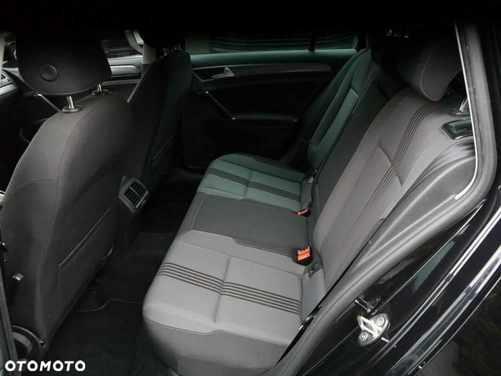 Volkswagen Golf - 35